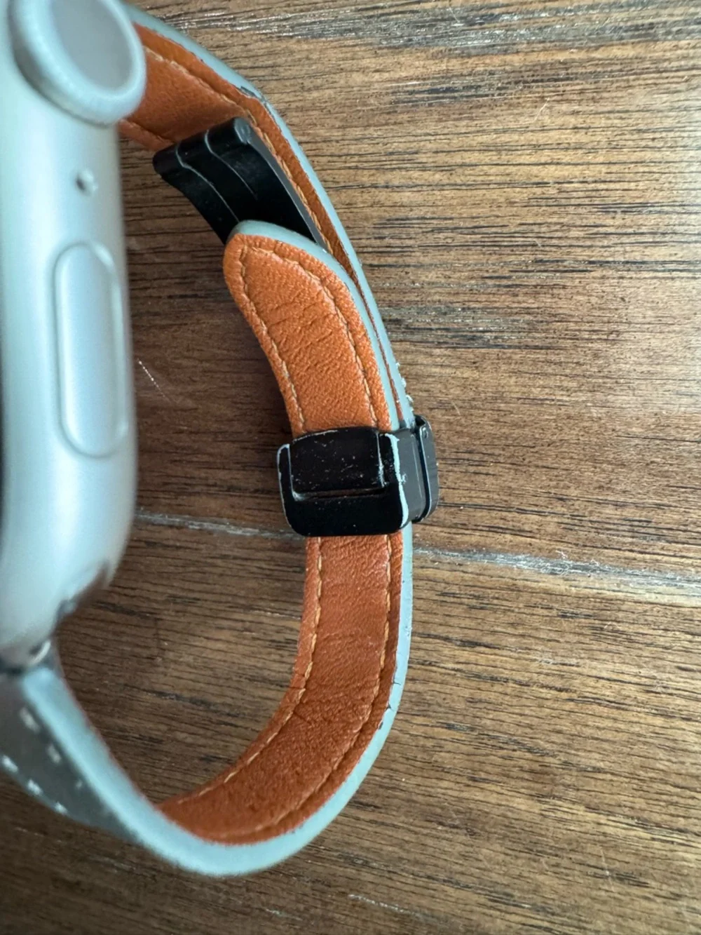 New Leather Apple Watch Band with Fold-Over Magnetic Clasp for 42/44/45/46/49mm